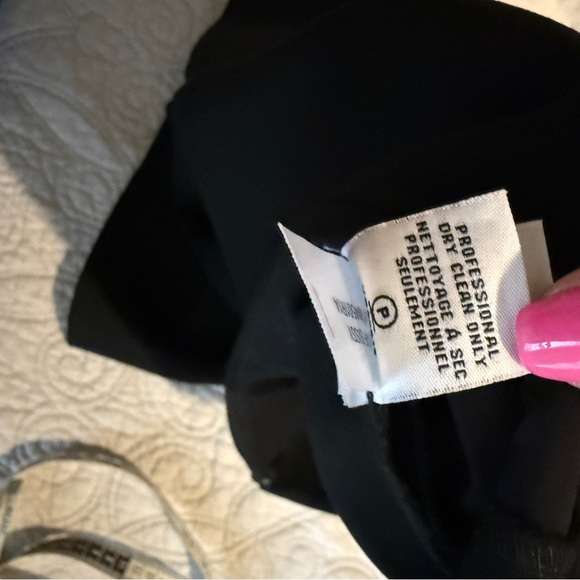 Diane Von Furstenberg Classic Black Pencil Skirt - Picture 12 of 12